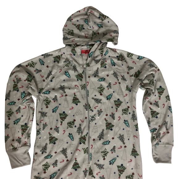 Holiday Family PJs Festive Trees One Piece - Size Medium - Picture 3 of 14